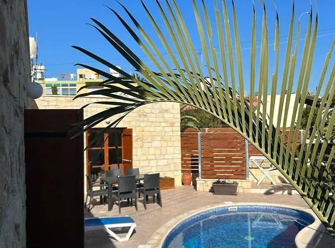 Fontana Traditional House
