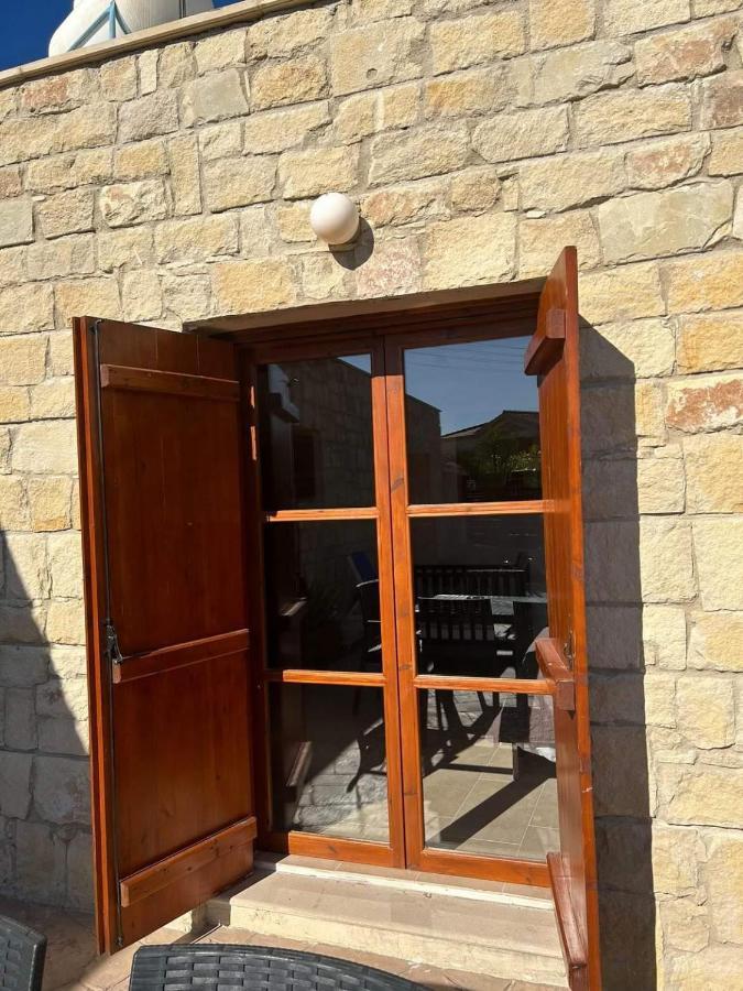 Fontana Traditional House Anarita
